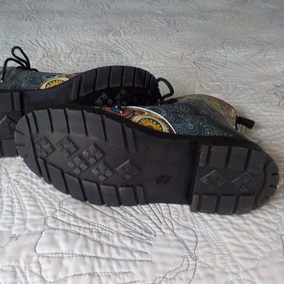 Moto UNISEX Print Boots FINAL $ - Picture 7 of 9